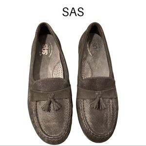 SAS sz 7W black & suede leather embossed tassel loafers